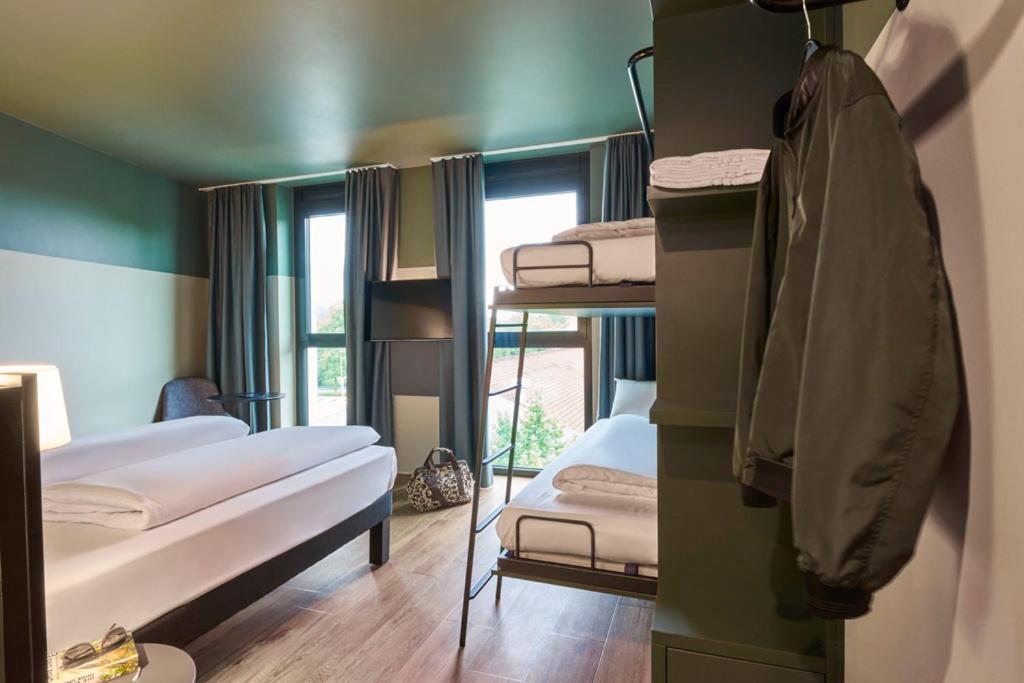 ホテル Ibis Styles ジンゲン エクステリア 写真